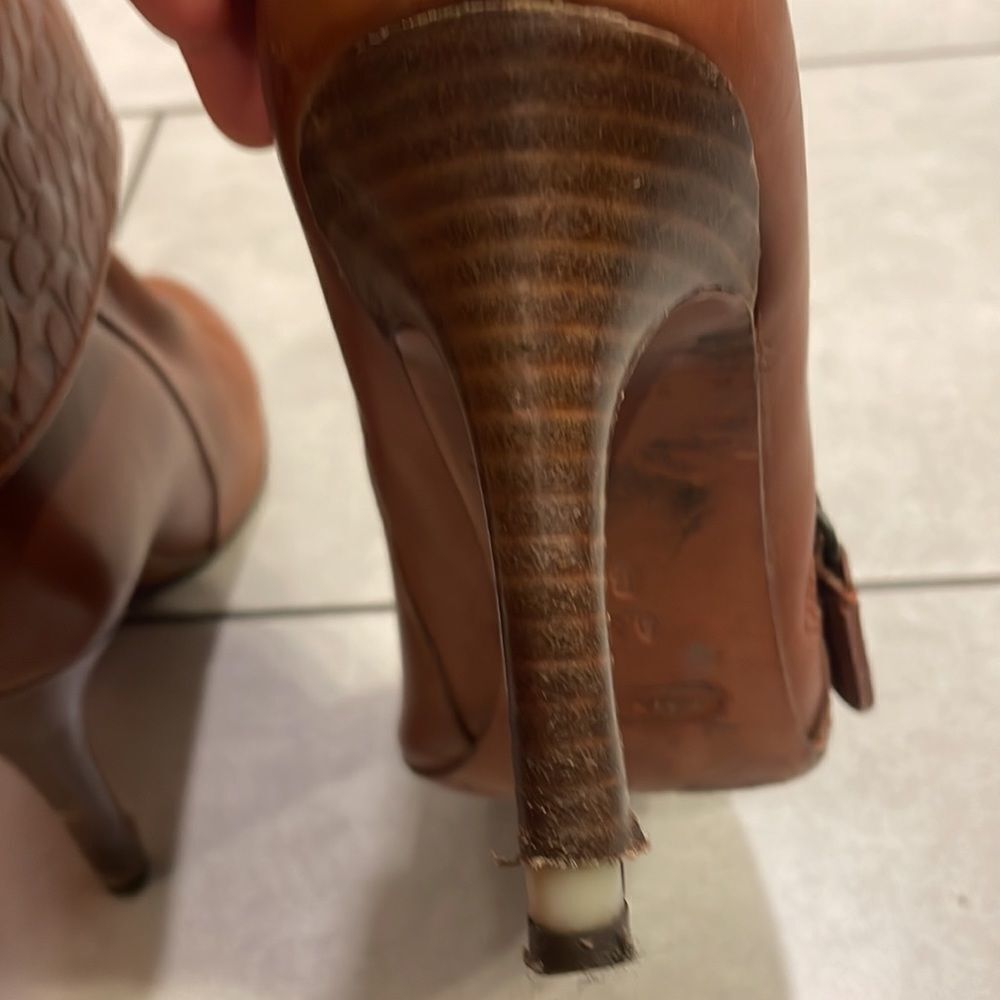 Coach woman’s high heeled booties - Picture 11 of 16